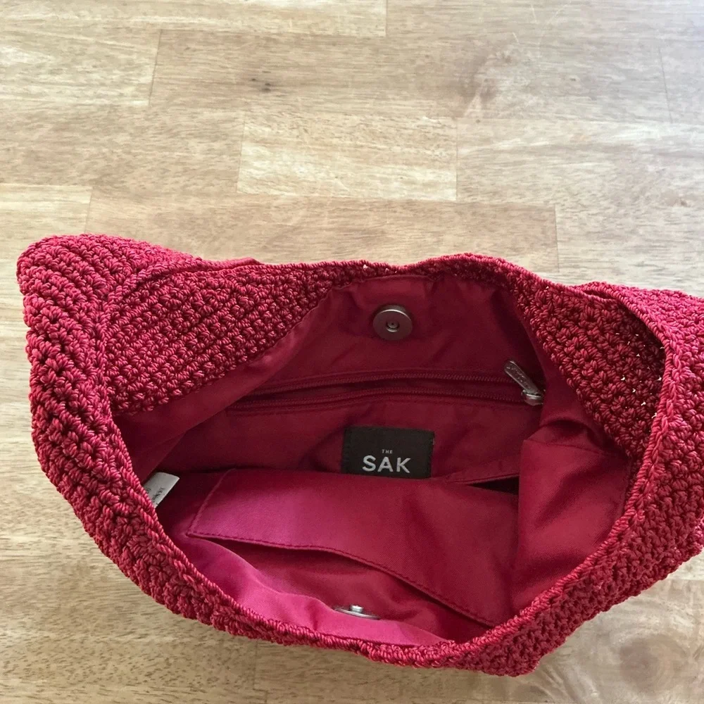 The SAK RED KNITTED SHOULDER SLOUGHY BAG PLUS EXTRA BAG INSIDE